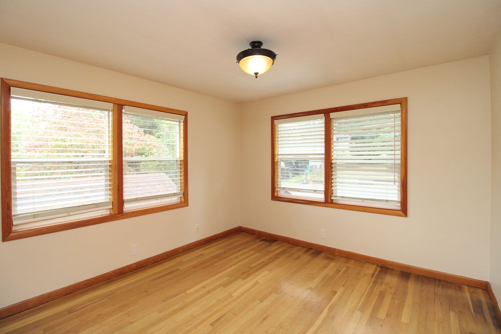Portland Apartment: 9823 SW 55th Ave