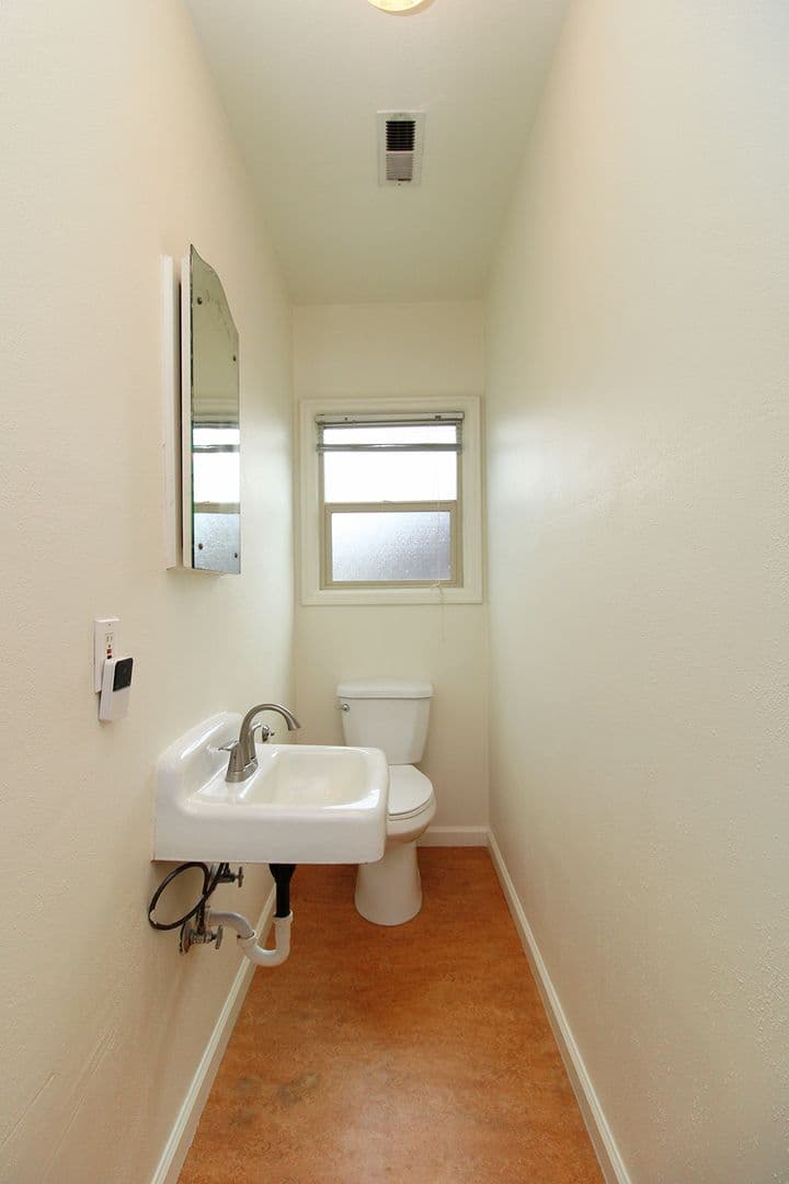Portland Apartment: 5944 & 5948 NE 30th Ave