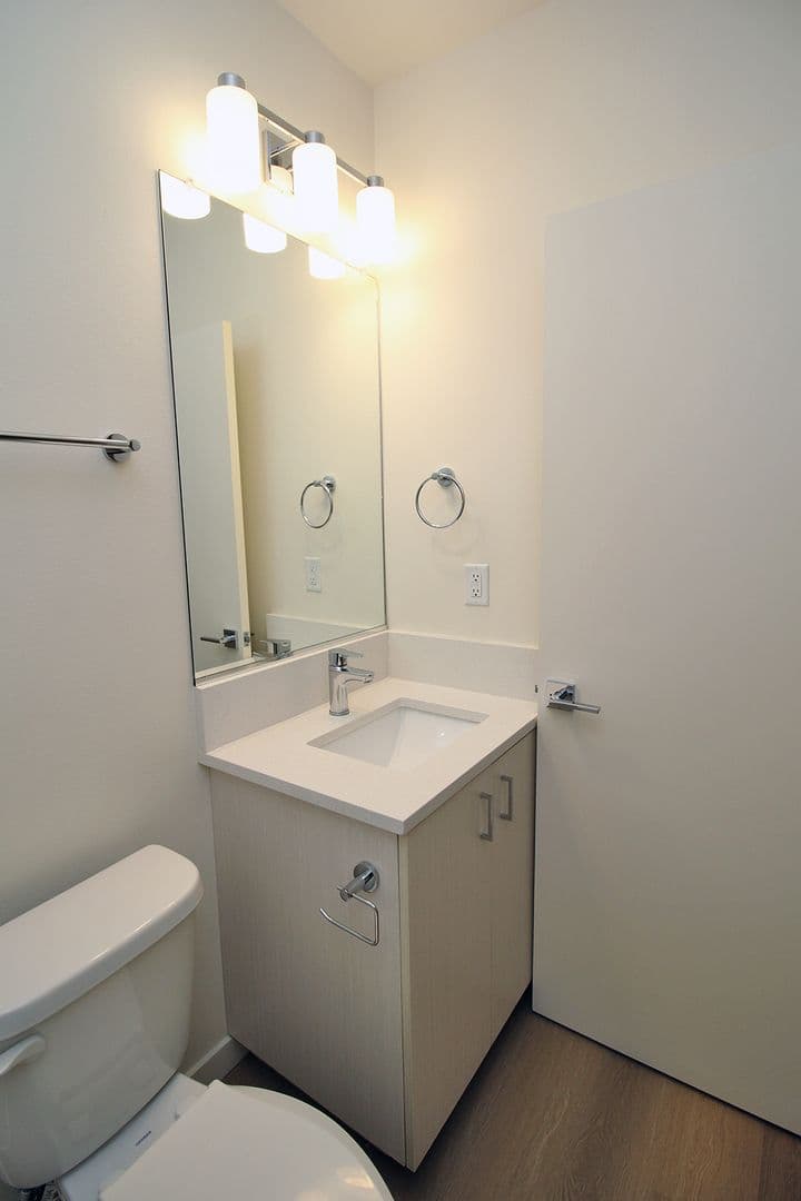 Portland Apartment: 1111 SE Tenino St