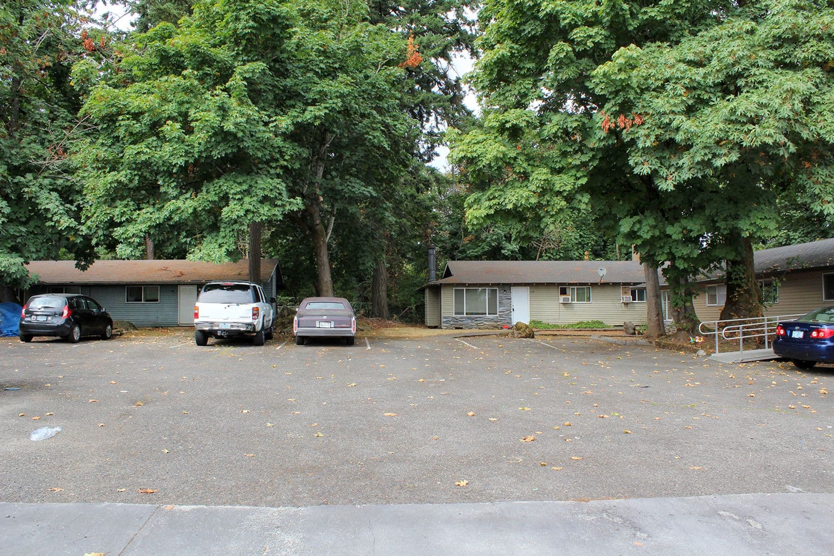 Gresham Apartment: 1113 - 1127 NE 183rd Ave