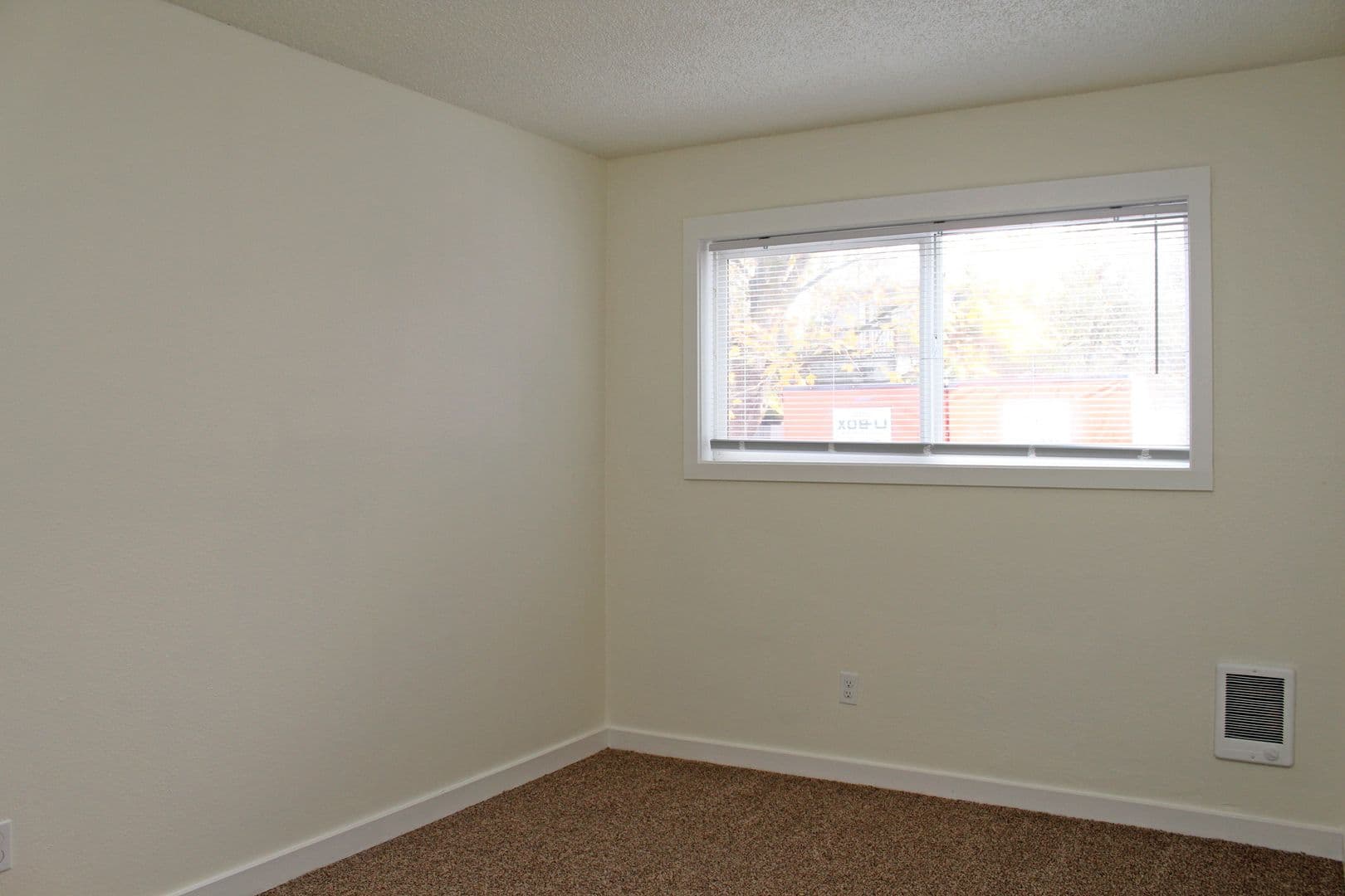Portland Apartment: 9222 N Lombard St