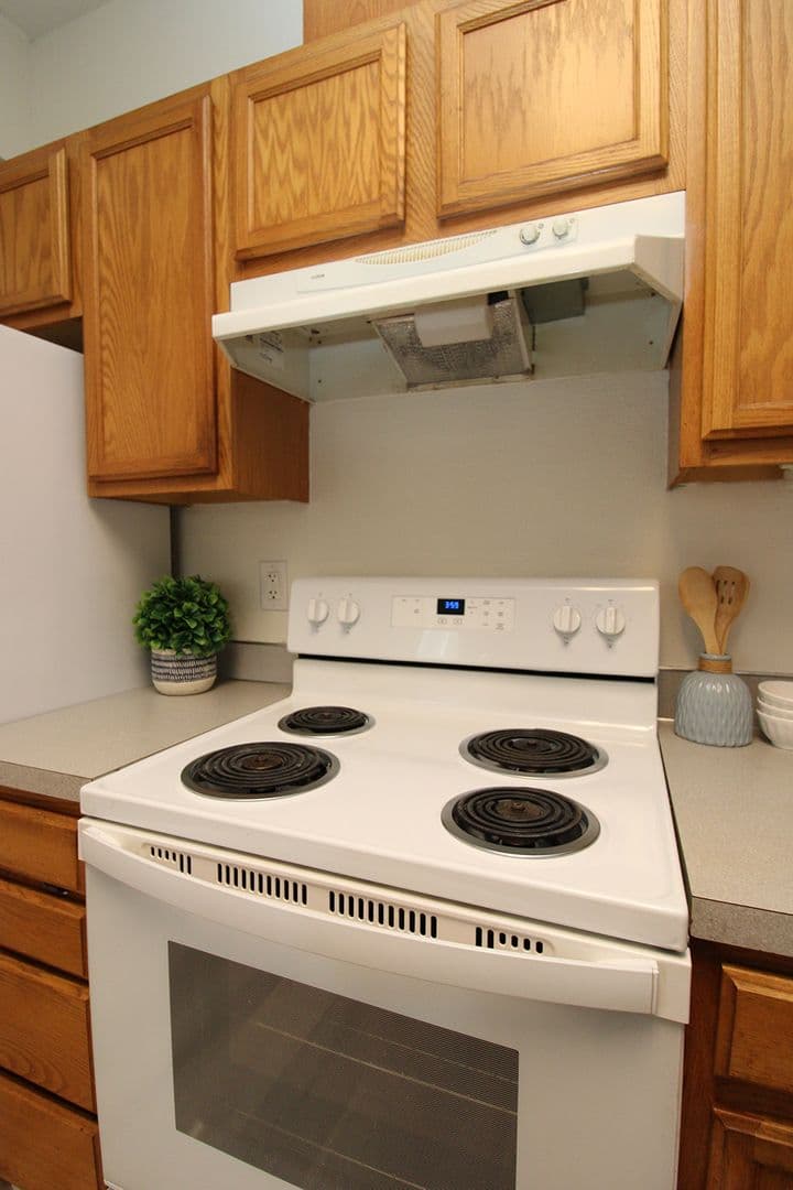 Portland Apartment: 2315 N Lombard St