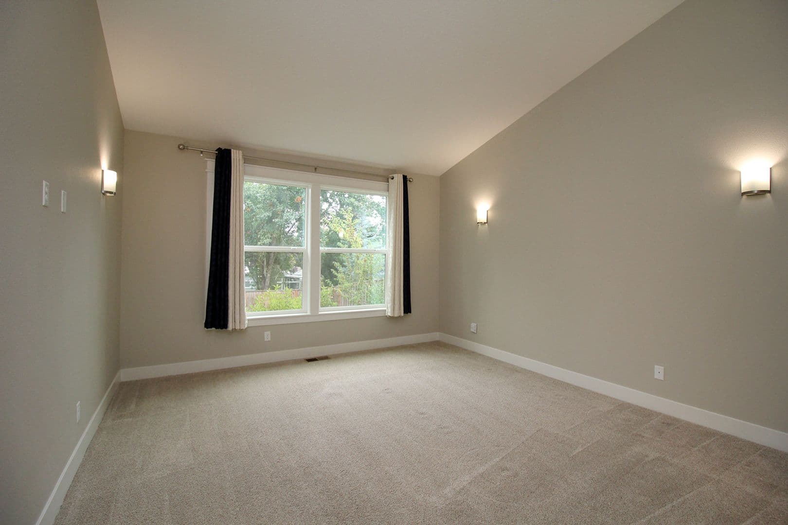 Beaverton House: 19304 SW Magnolia Ln