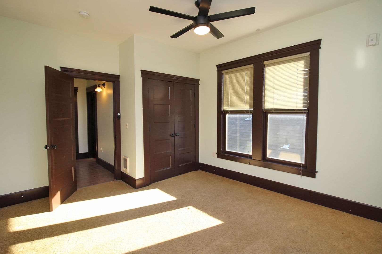 Portland Apartment: 1634 NW Everett St