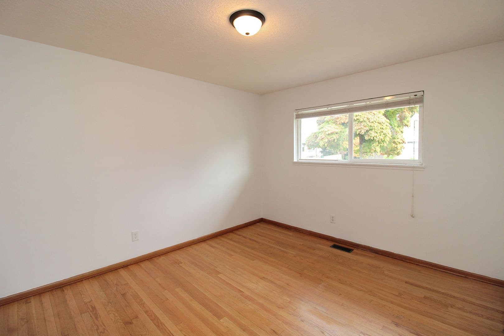 Portland Apartment: 7230 - 7234 NE Broadway