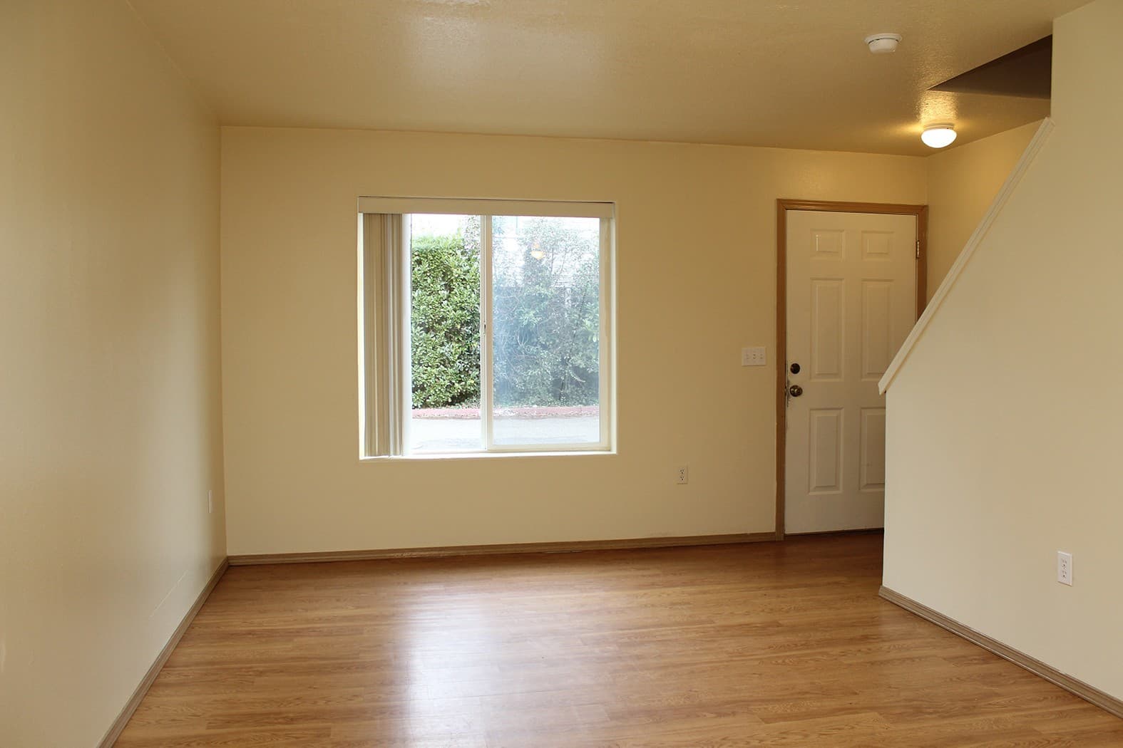 Portland Apartment: 3548 SE 119th Ave