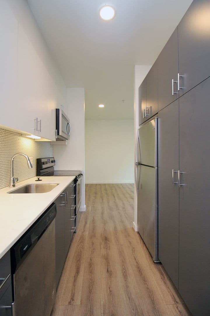 Portland Apartment: 2919 SE Division St