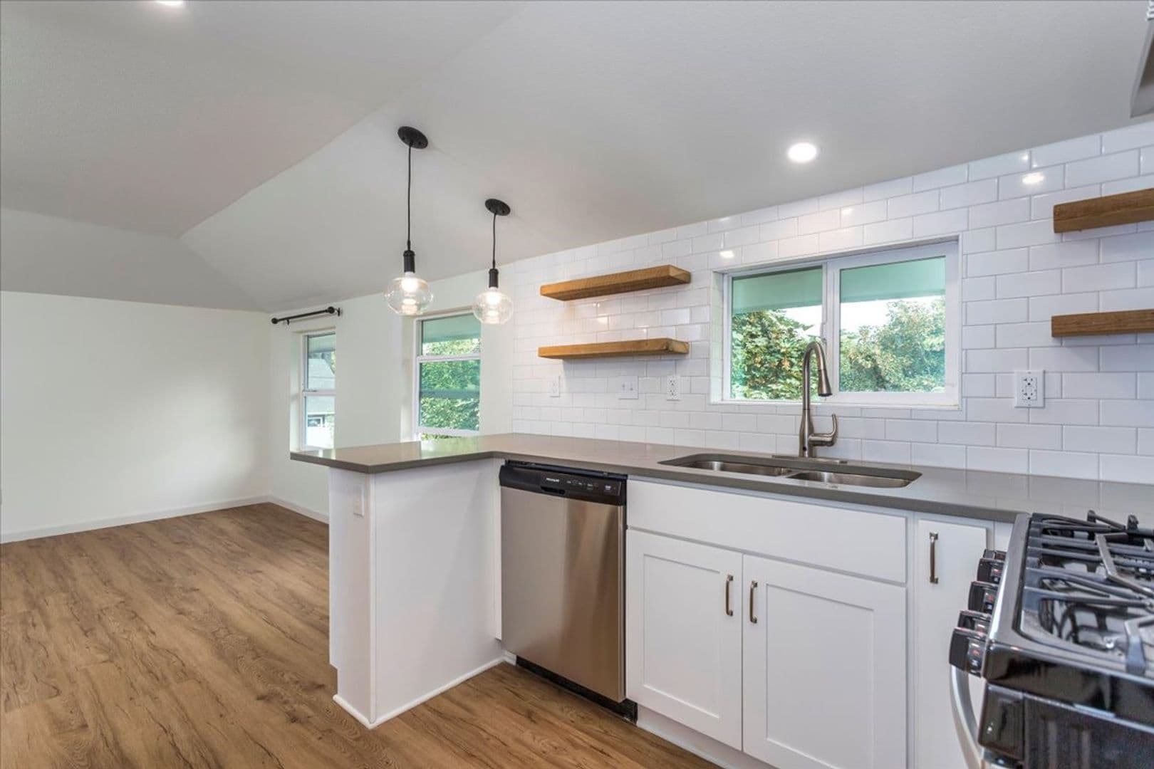 Portland Apartment: 3622-3624 NE Cleveland Ave