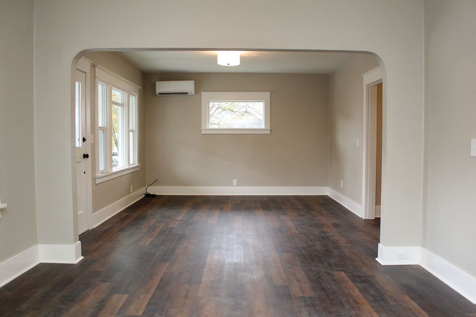 Portland Apartment: 36 NE Beech St