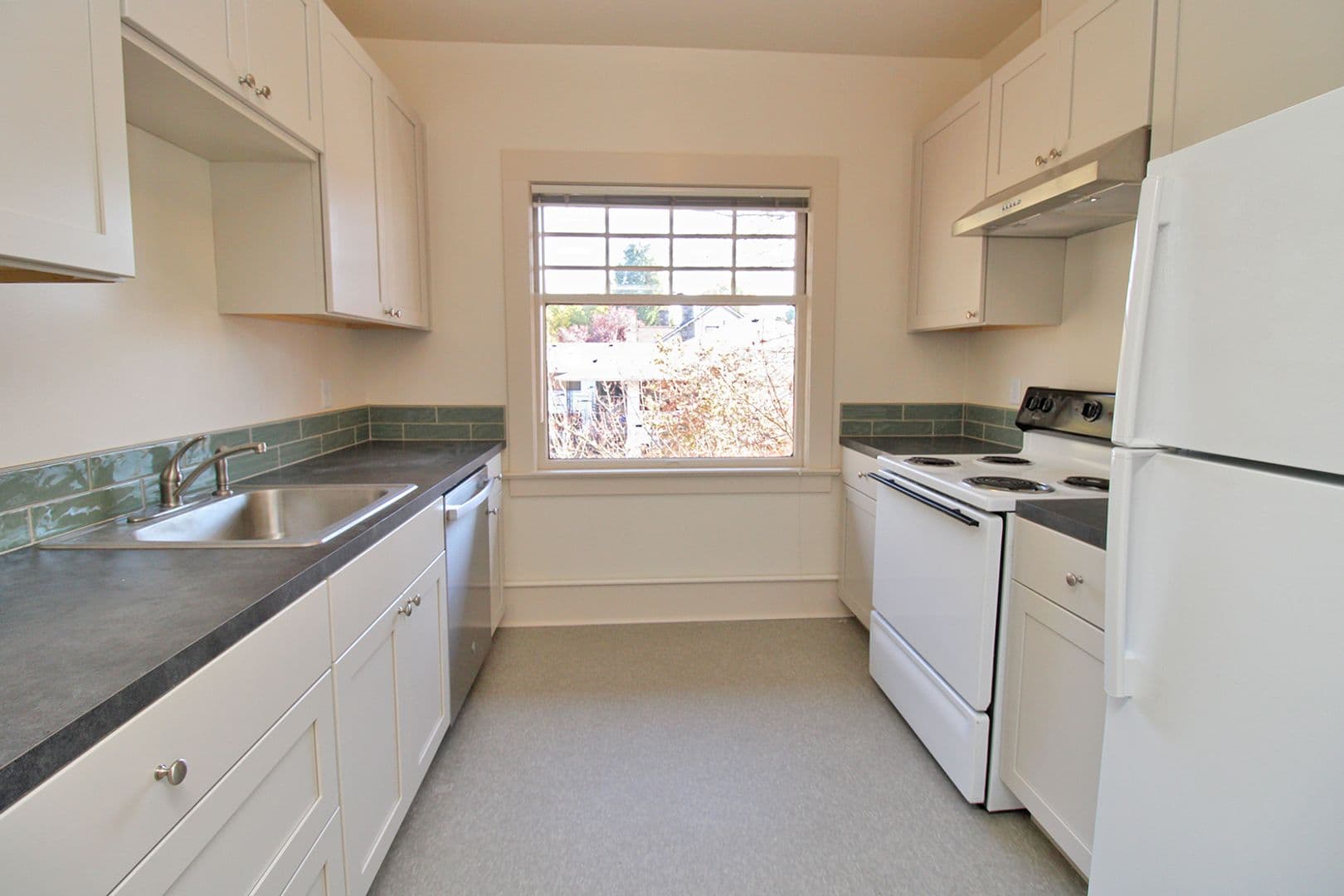 Portland Apartment: 1636 NE Tillamook St #2