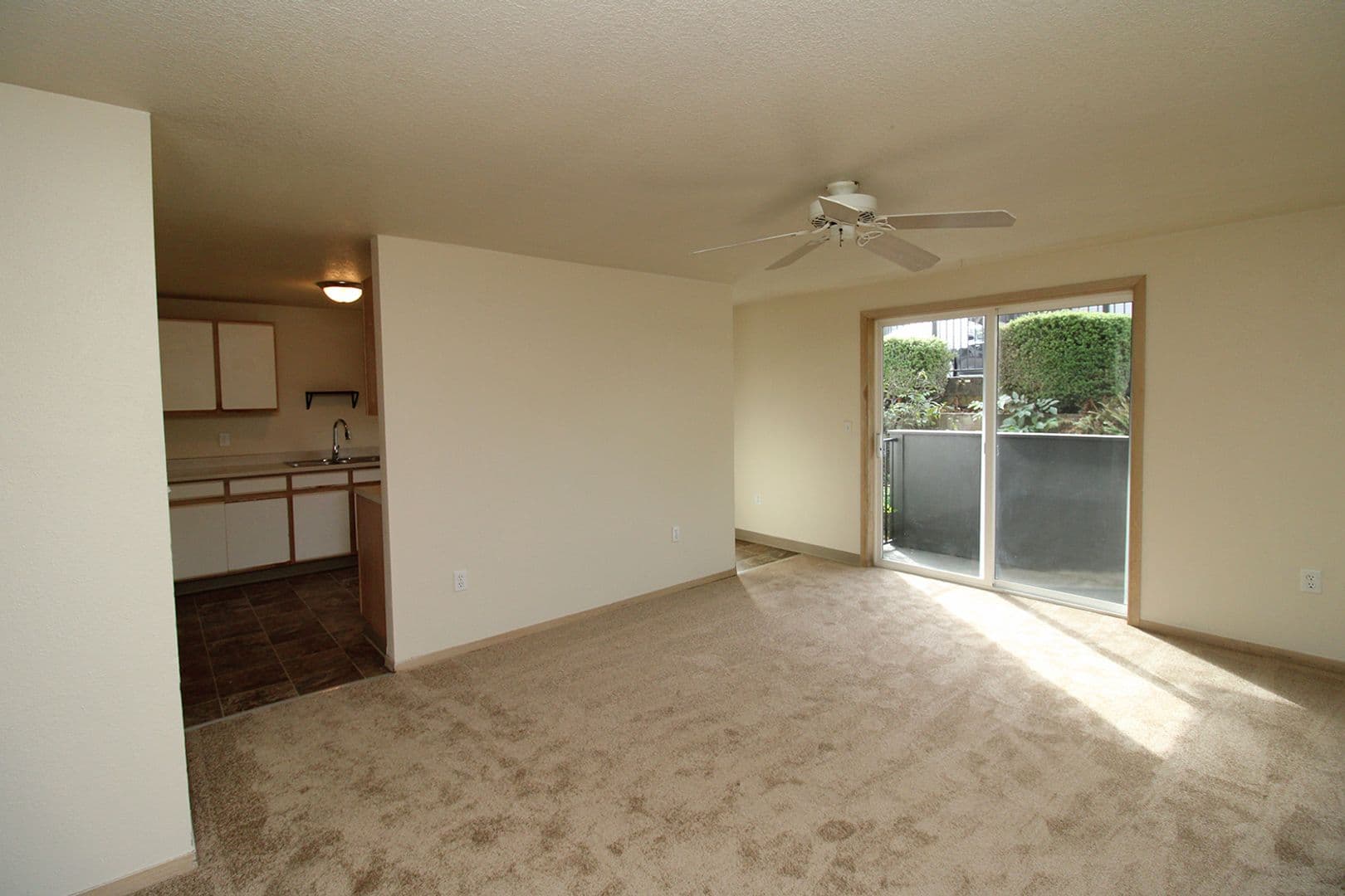 Portland Apartment: 1348 - 1438 NE 160th Ave