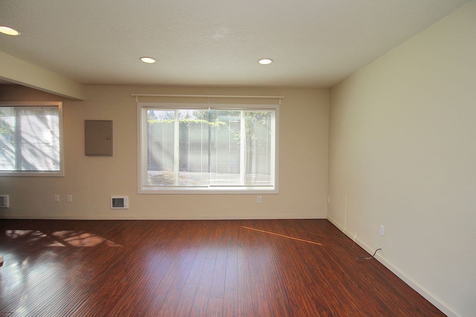 Portland Apartment: 4204 - 4232 SE Cesar E Chavez Blvd.