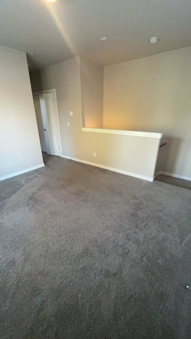Portland Apartment: 7625 SE Milwaukie Ave