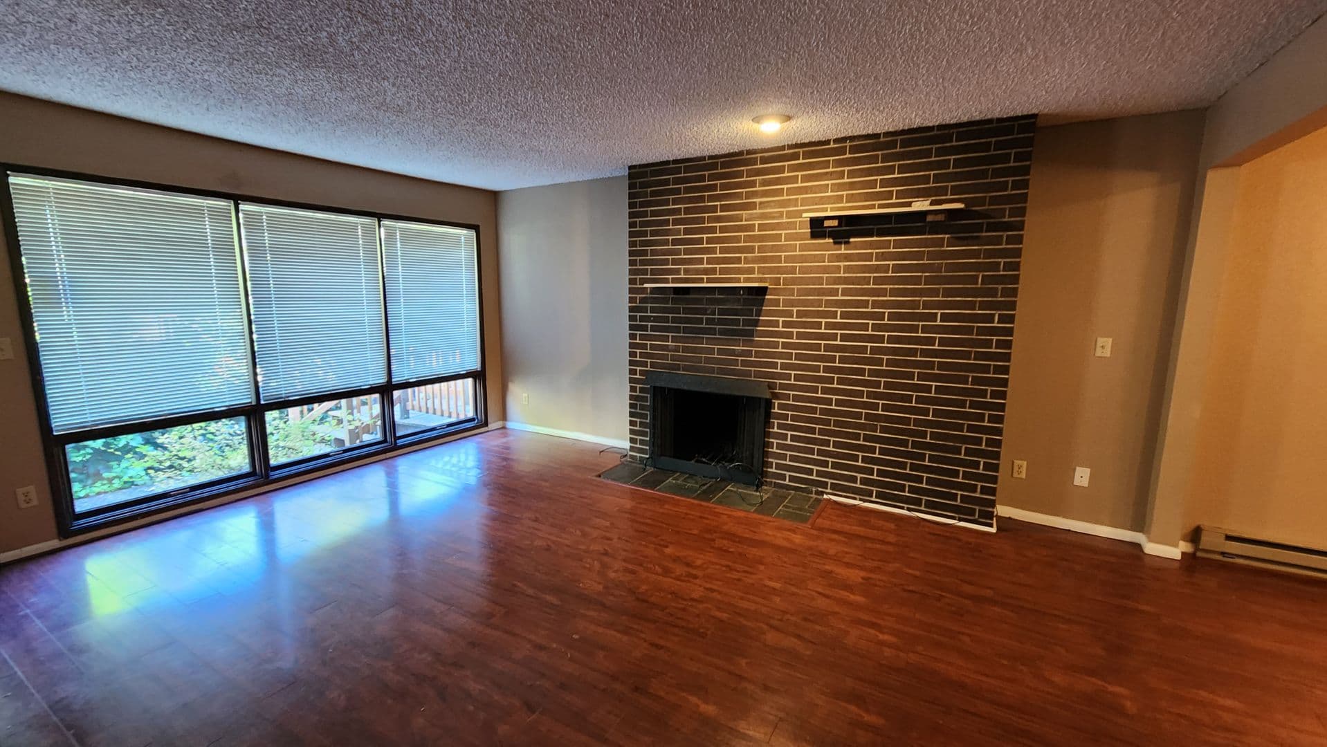 Portland Apartment: 5821-5827 NE Davis St