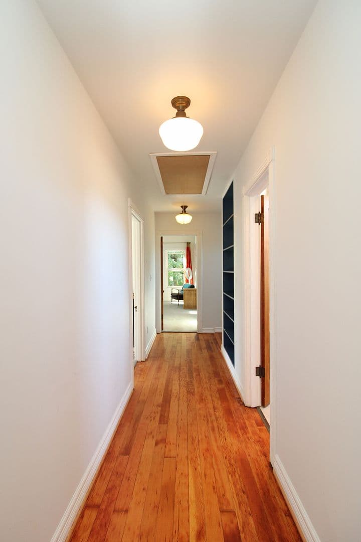 Portland Apartment: 1825 NW 24th Ave #A-B