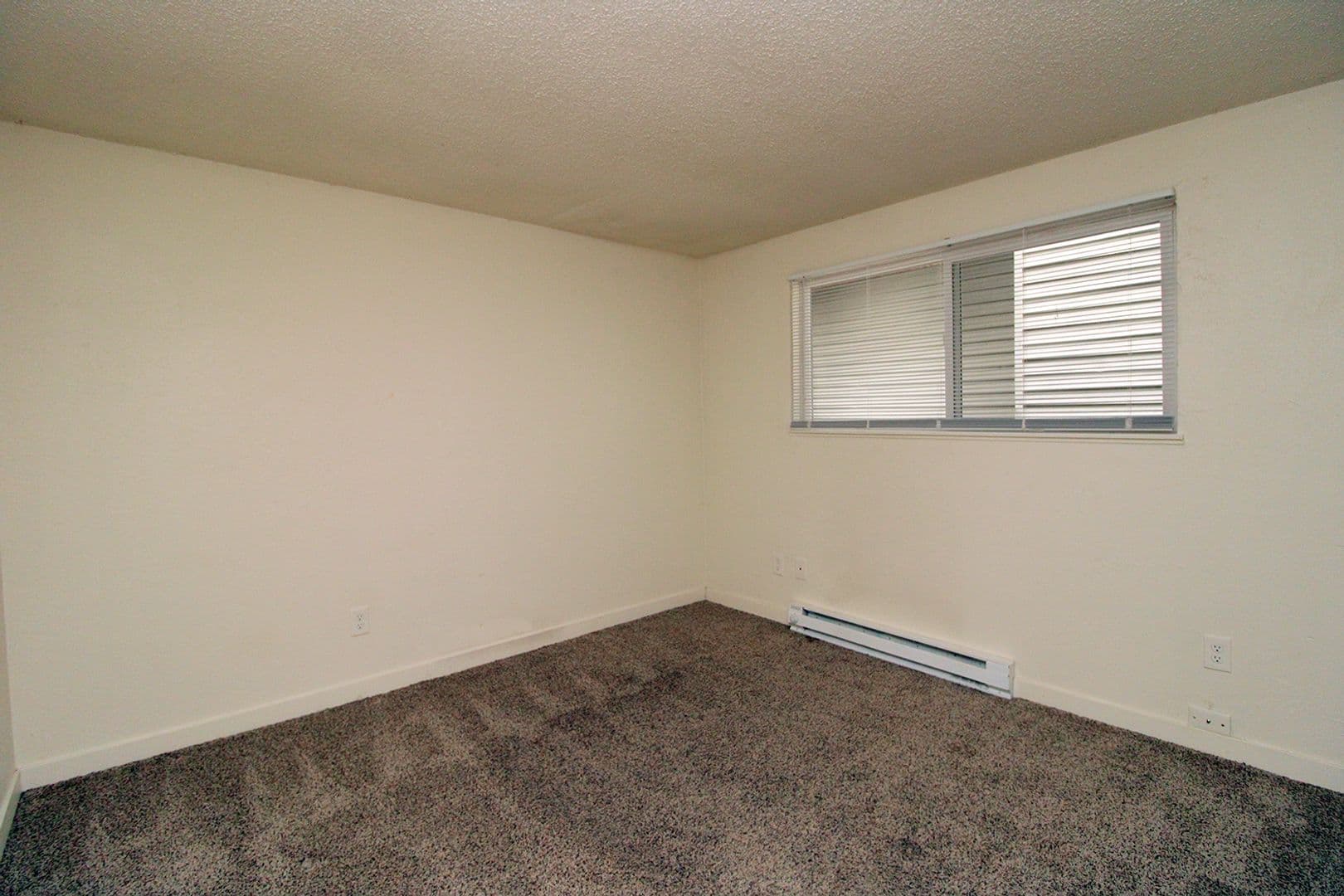 Gresham Apartment: 1113 - 1127 NE 183rd Ave