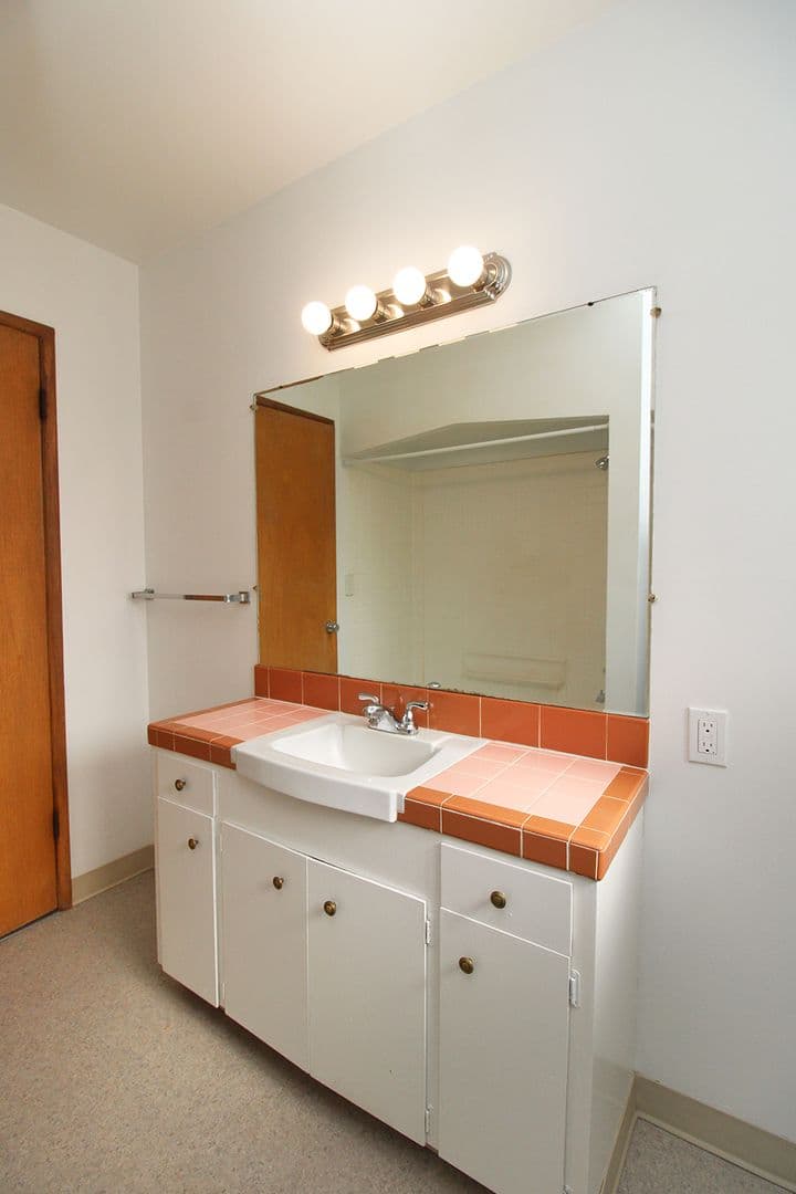 Portland Apartment: 7230 - 7234 NE Broadway