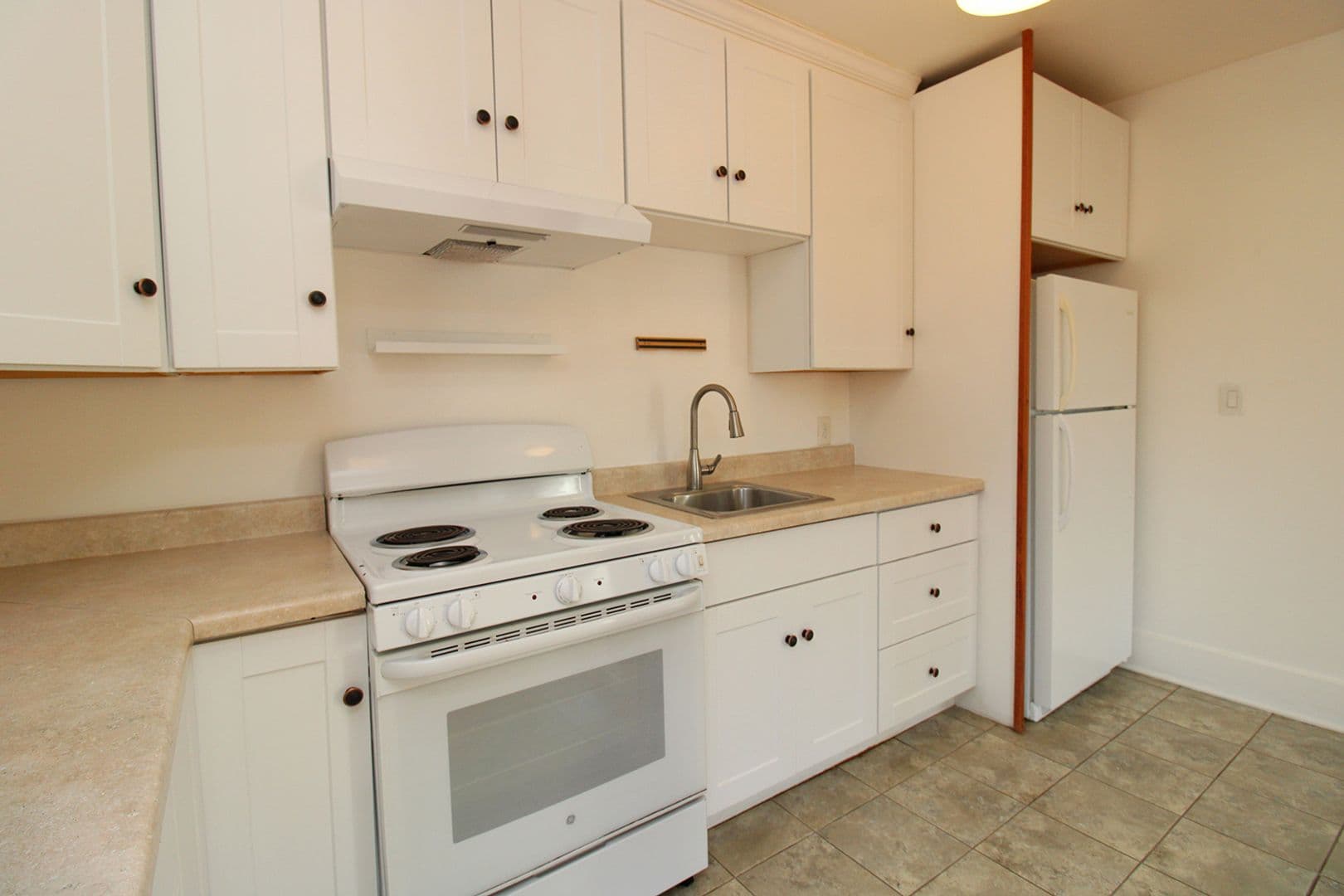 Portland Apartment: 4826 NE 14th Pl