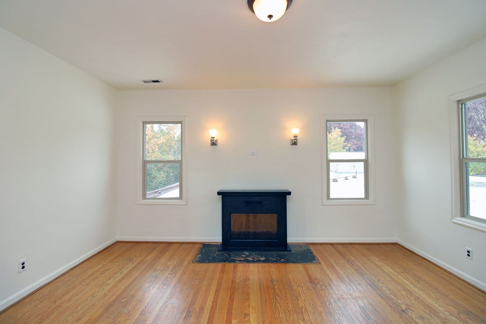 Portland Apartment: 5944 & 5948 NE 30th Ave