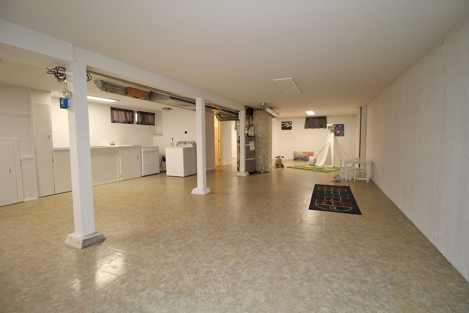Portland House: 4429 SE Raymond St