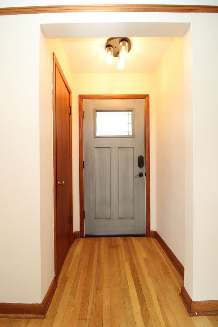 Portland Apartment: 9823 SW 55th Ave