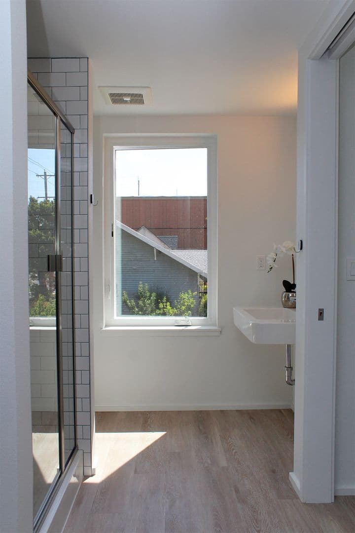 Portland Apartment: 1611 N Rosa Parks Way #101 - 306