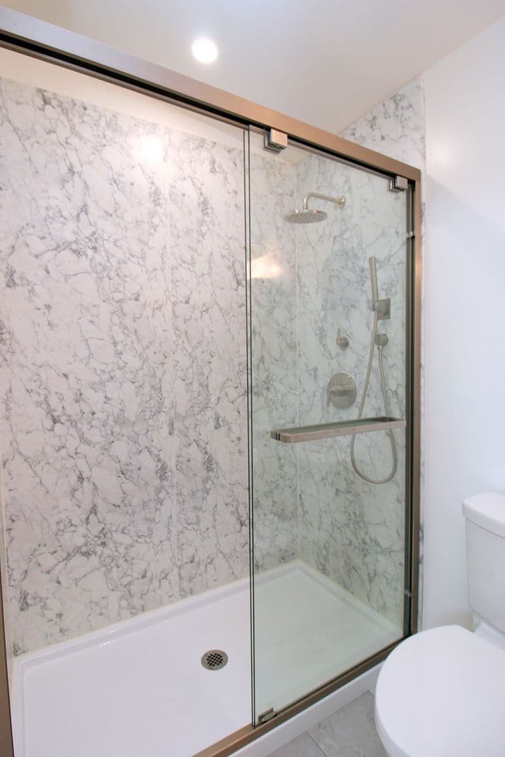 Portland Apartment: 2531 N Farragut St