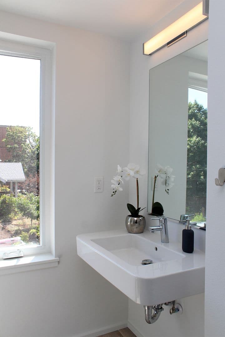 Portland Apartment: 1611 N Rosa Parks Way #101 - 306