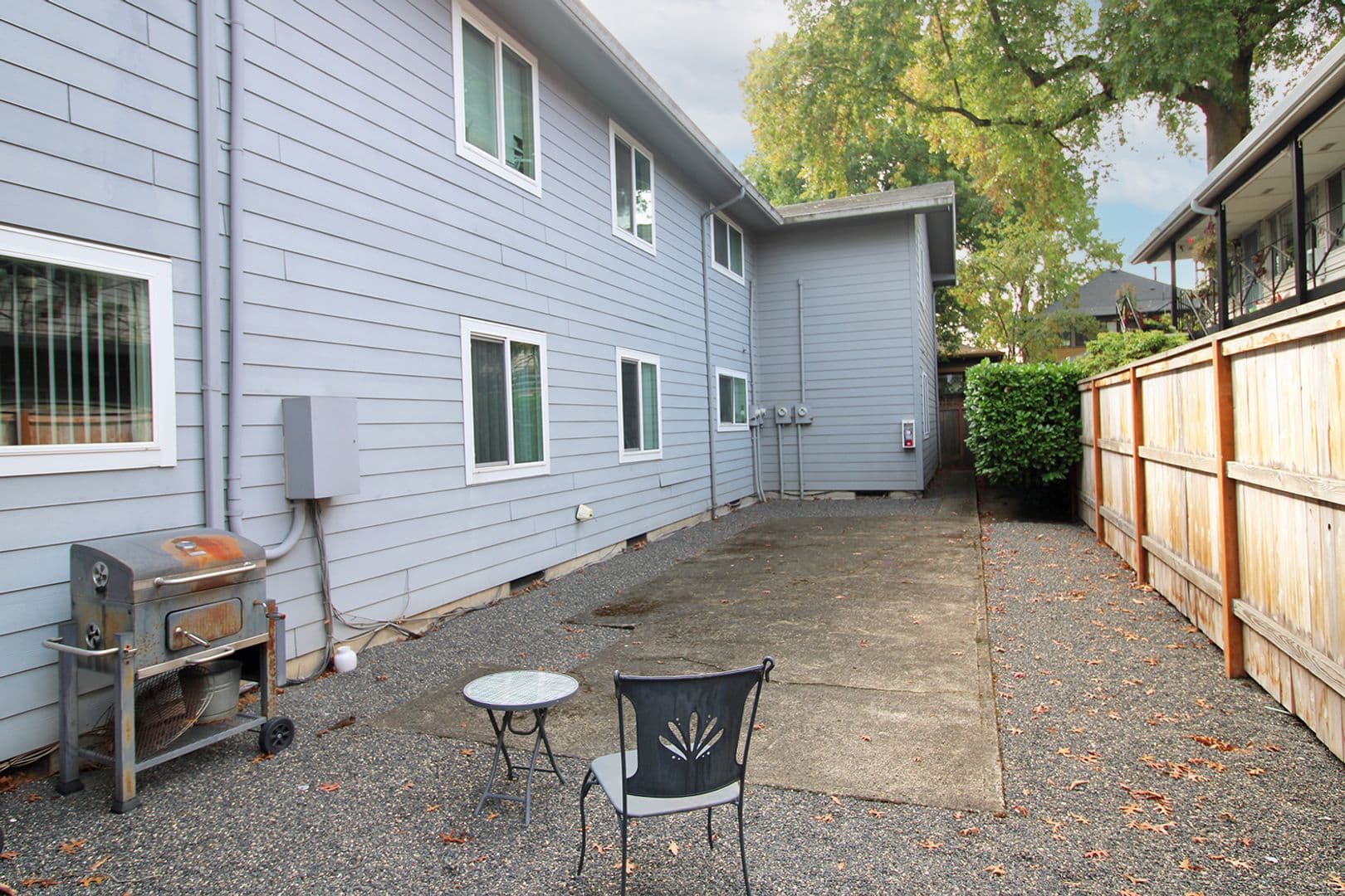 Portland Apartment: 1942-1956 NE Tillamook St