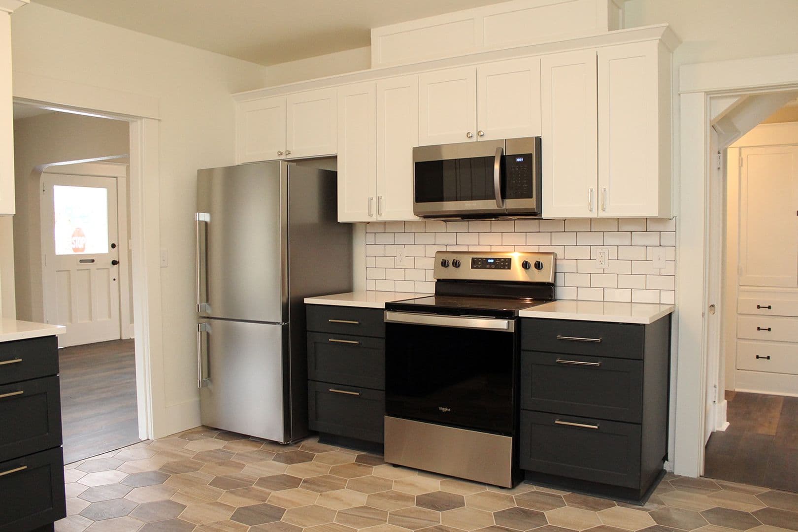 Portland Apartment: 36 NE Beech St