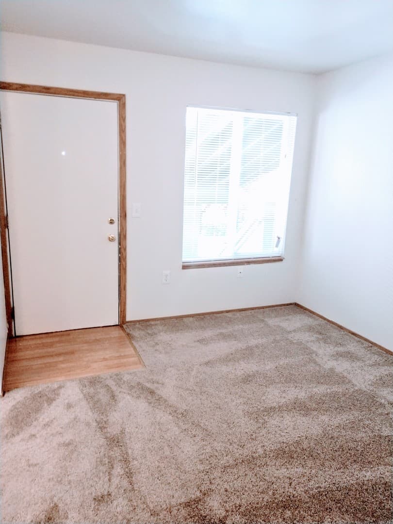 Portland Apartment: 131 - 149 SE 151st Ave