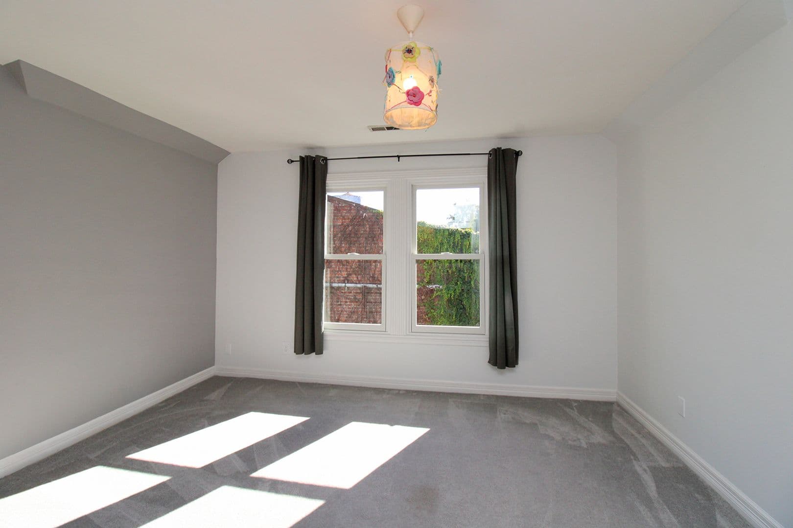 Portland Apartment: 1825 NW 24th Ave #A-B