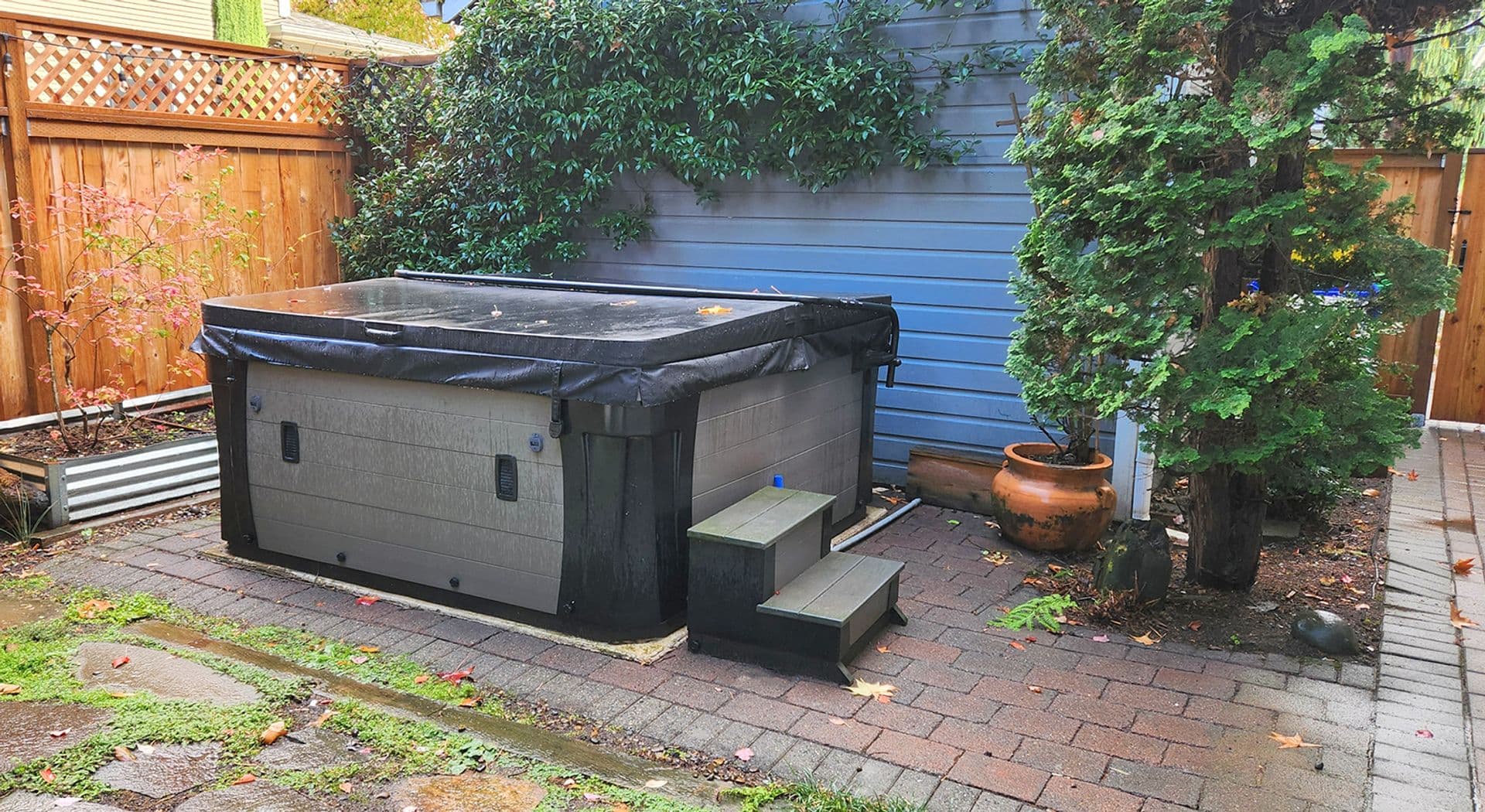 Portland Apartment: 1825 NW 24th Ave #A-B