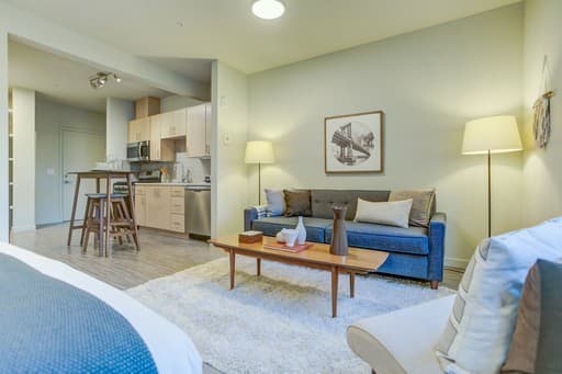 Portland Apartment: 3423 SE Hawthorne Blvd