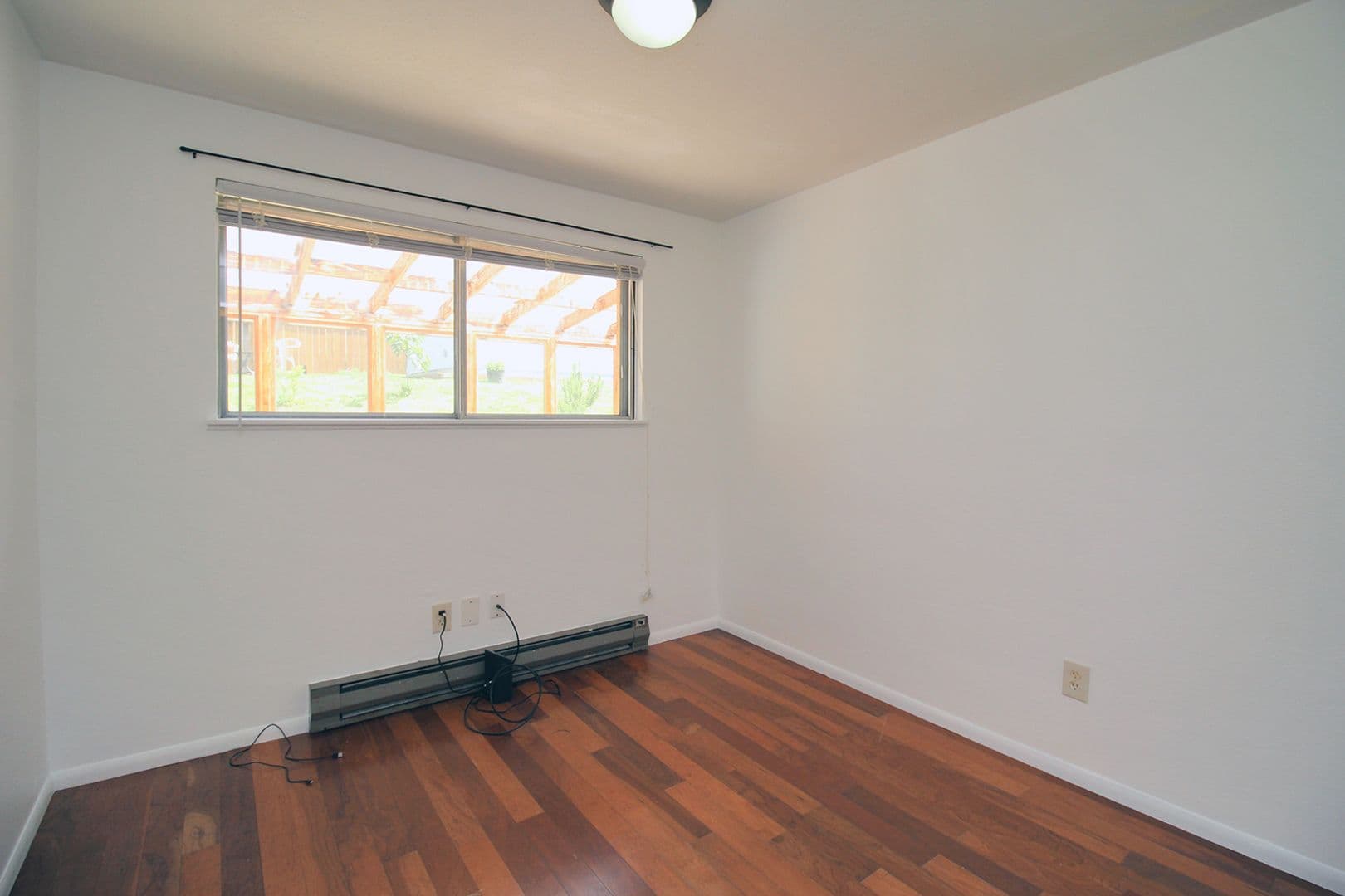 Portland Apartment: 9706 SW 49th Ave #A-B