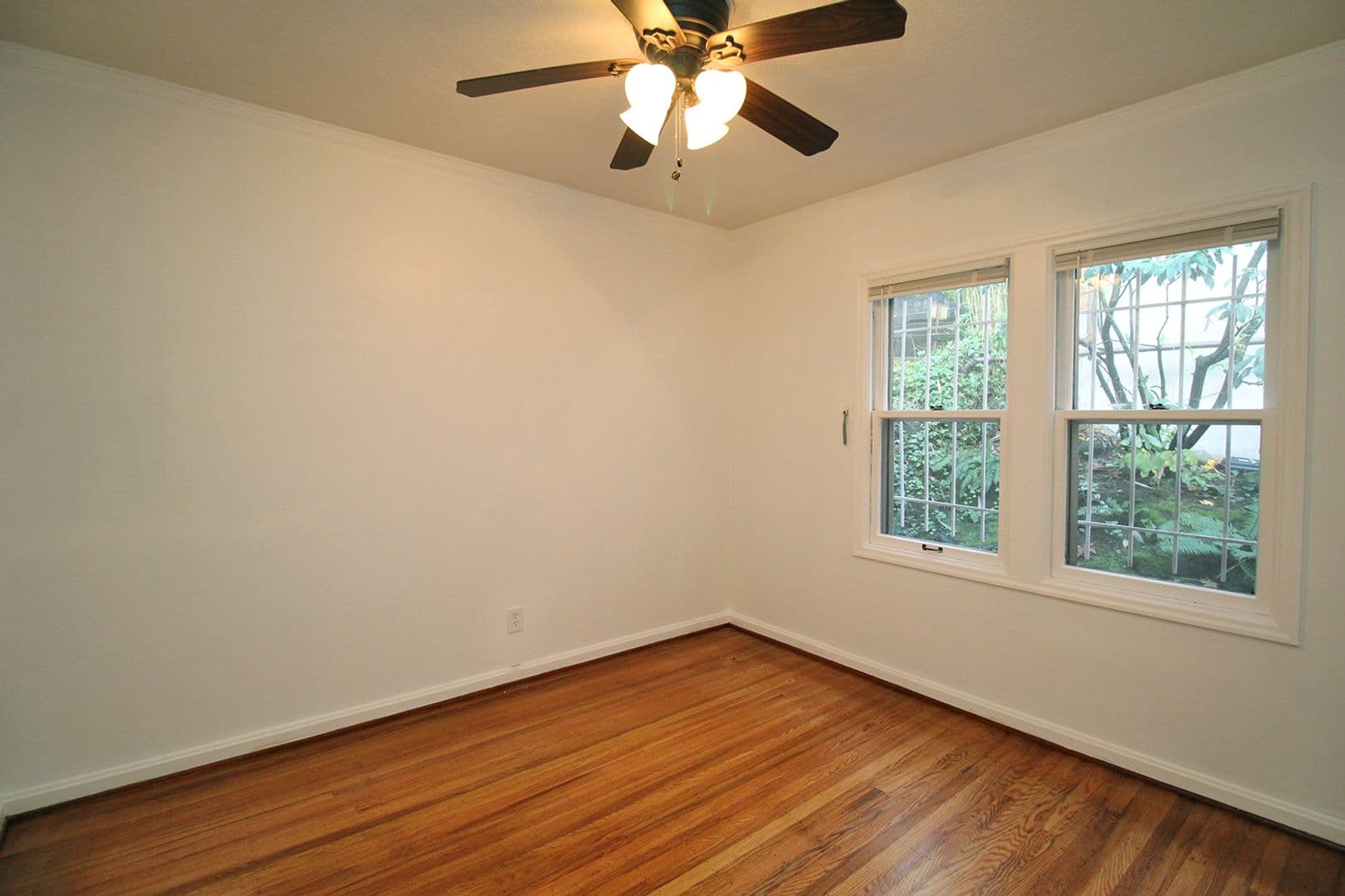 Portland Apartment: 2356-2366 SW Cactus Dr