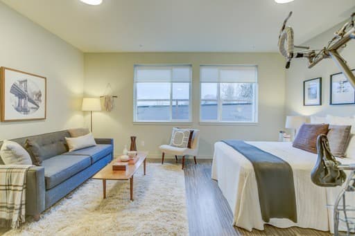 Portland Apartment: 3423 SE Hawthorne Blvd