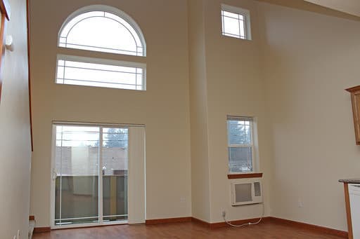 Portland Apartment: 123 NE 172nd Avenue
