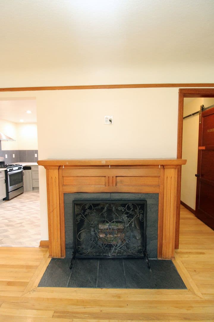 Portland Apartment: 9823 SW 55th Ave