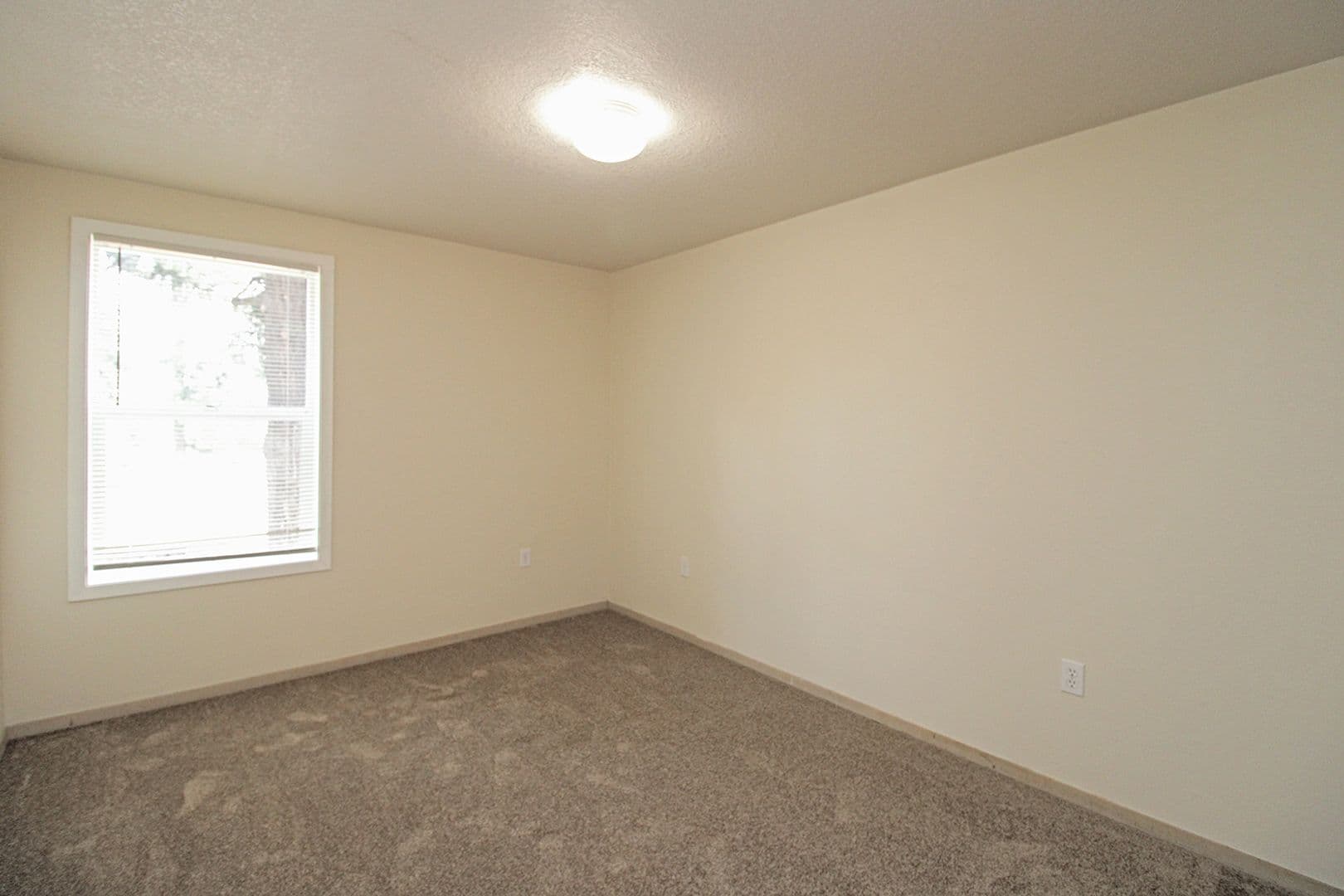 Portland Apartment: 1348 - 1438 NE 160th Ave