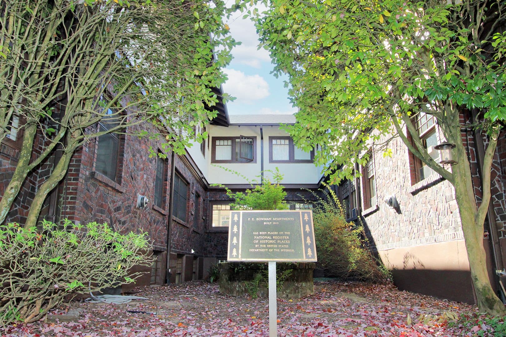 Portland Apartment: 1636 NE Tillamook St #2