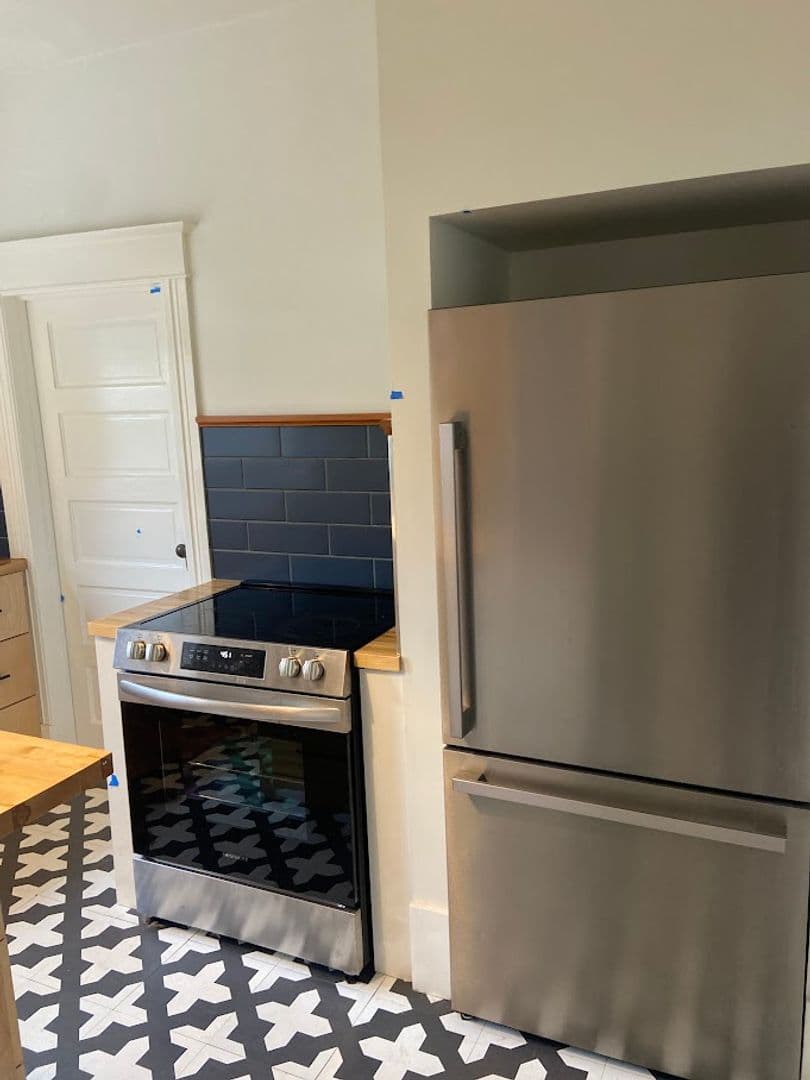 Portland House: 7126 N Lombard St