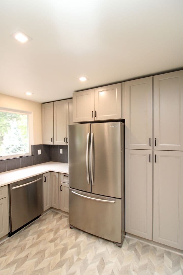Portland Apartment: 9823 SW 55th Ave
