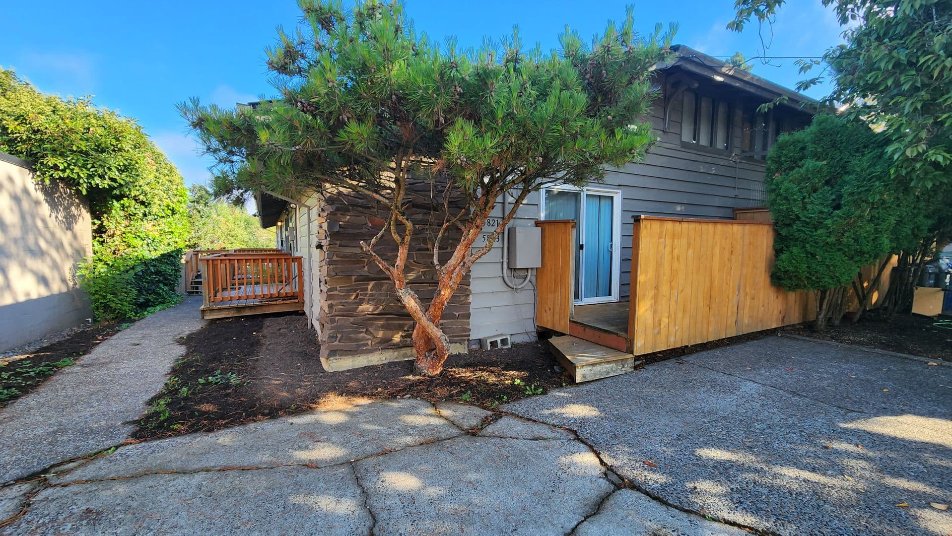 Portland Apartment: 5821-5827 NE Davis St