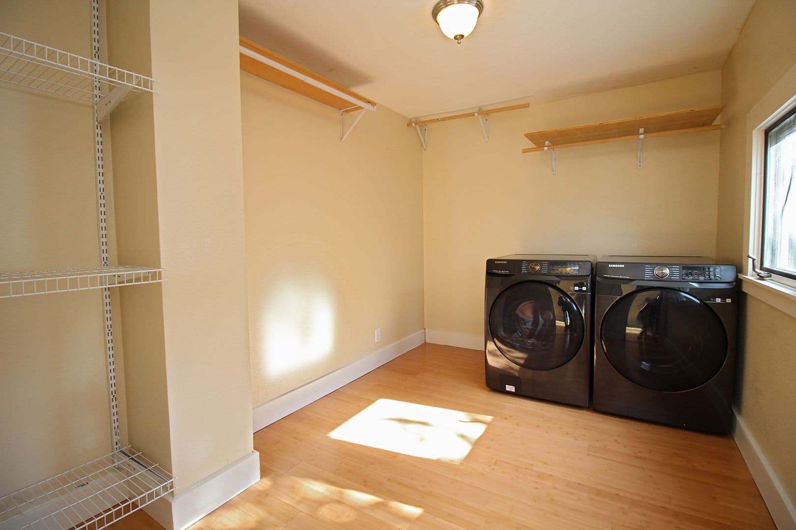 Portland House: 320 SW Carson St