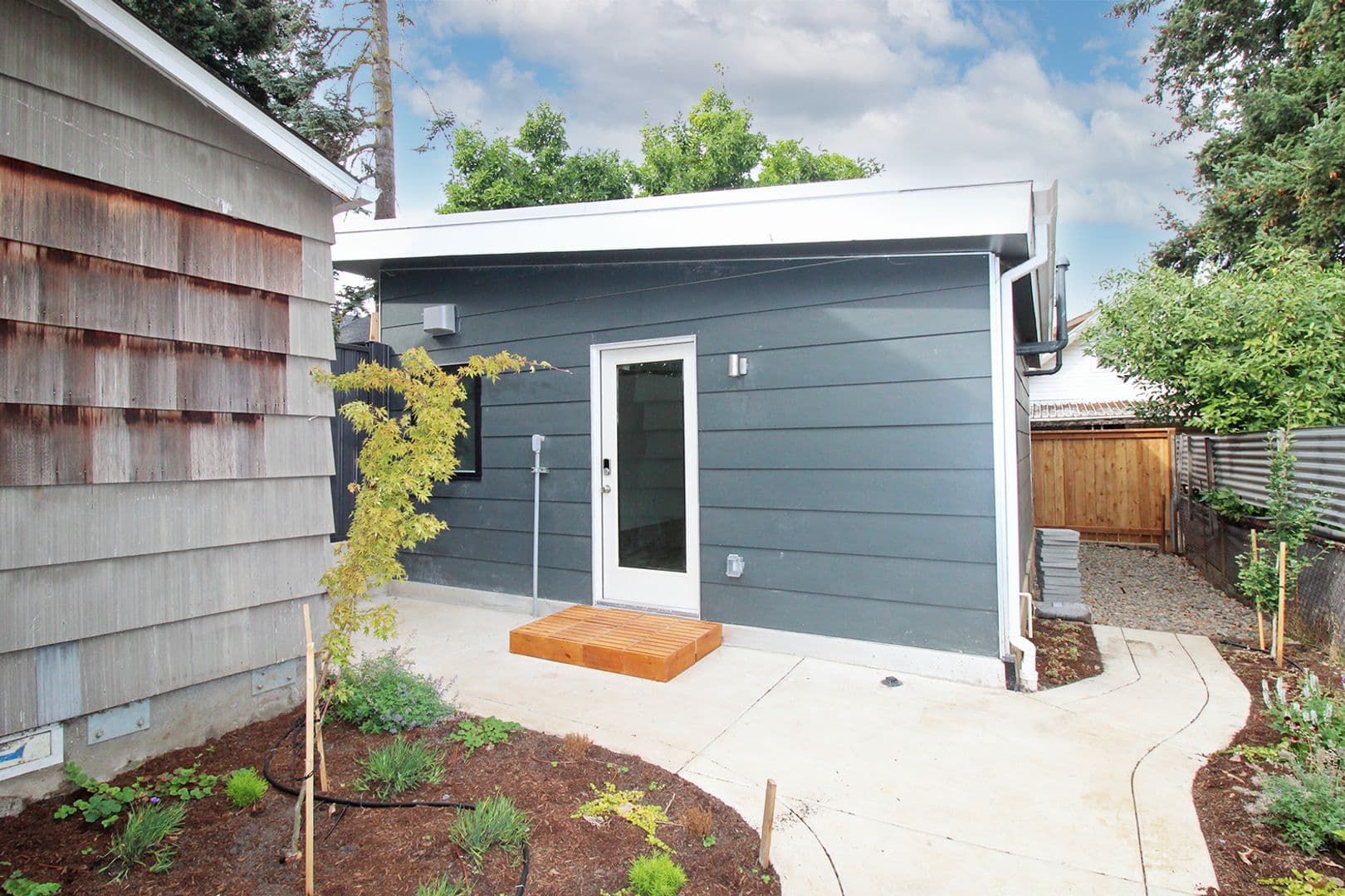 Portland Apartment: 2531 N Farragut St