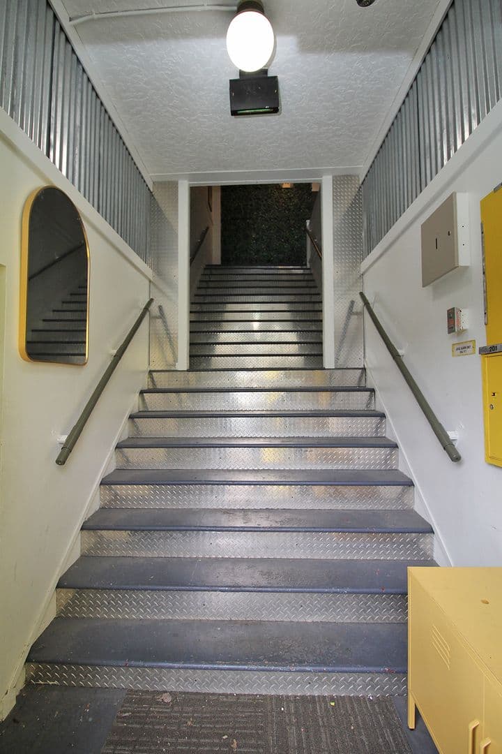 Portland Apartment: 843 N Knott St