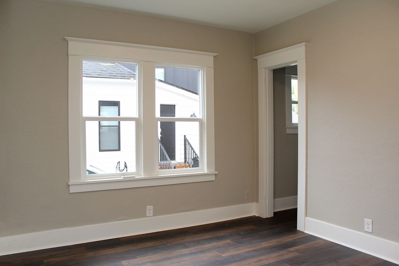 Portland Apartment: 36 NE Beech St