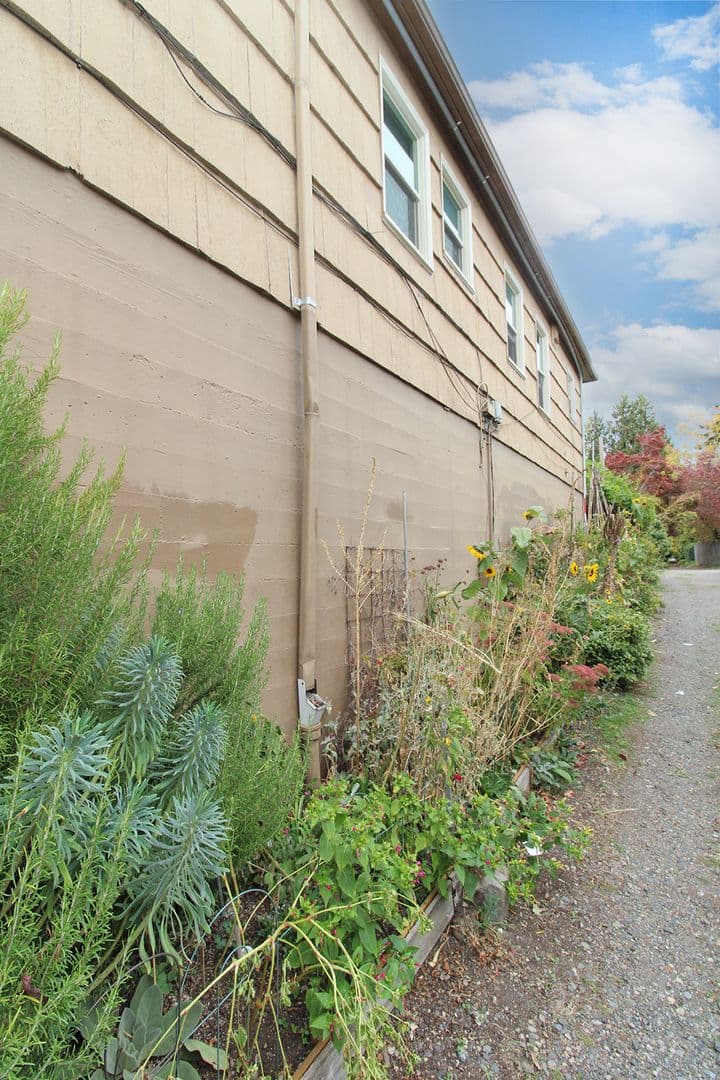Portland Apartment: 5944 & 5948 NE 30th Ave