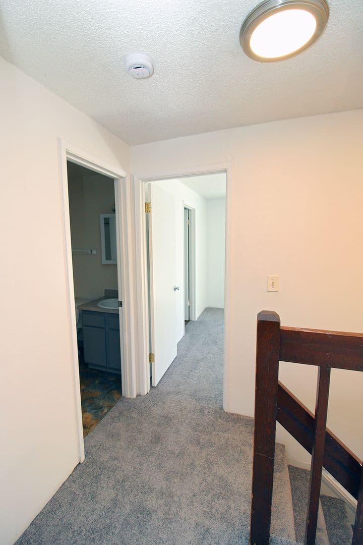 Portland Apartment: 5704 SW Beaverton-Hillsdale Hwy